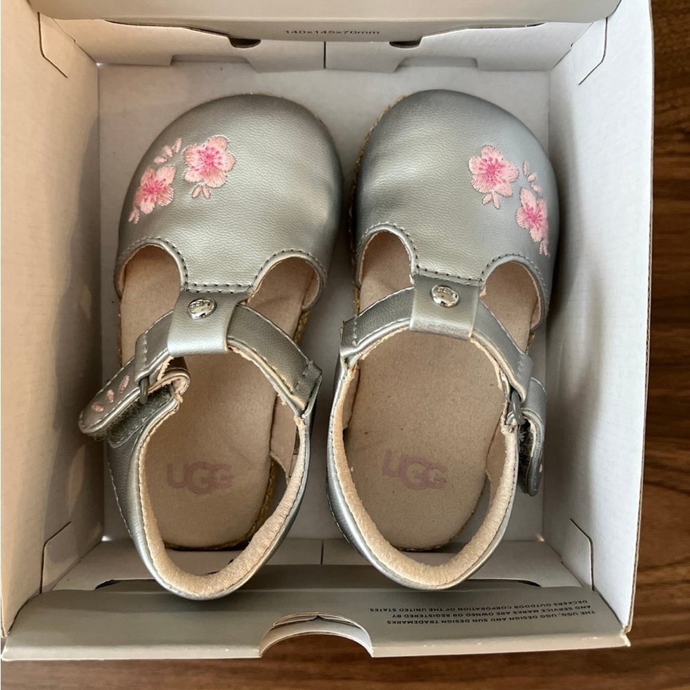 Baby girl Ugg sandals